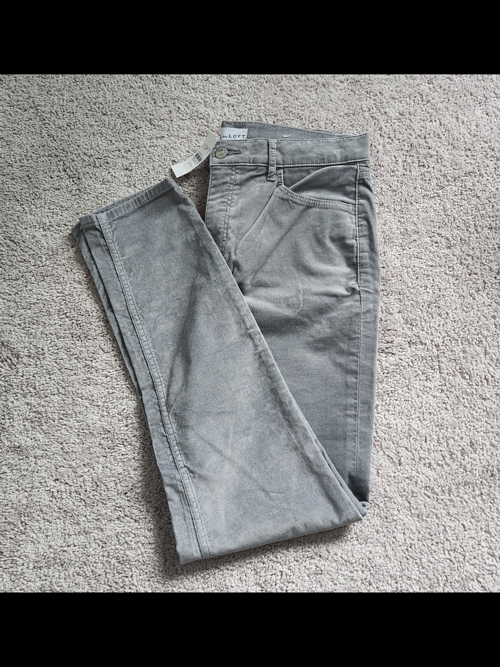 🆕 🩶 LOFT Sutton Skinny Stretch Velvet Pant in Grey